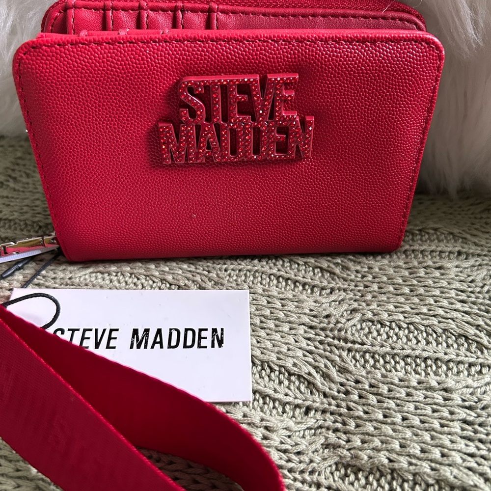 NWT Steve Madden Wristlet Strap Wallet- Bright Red, Size Medium
